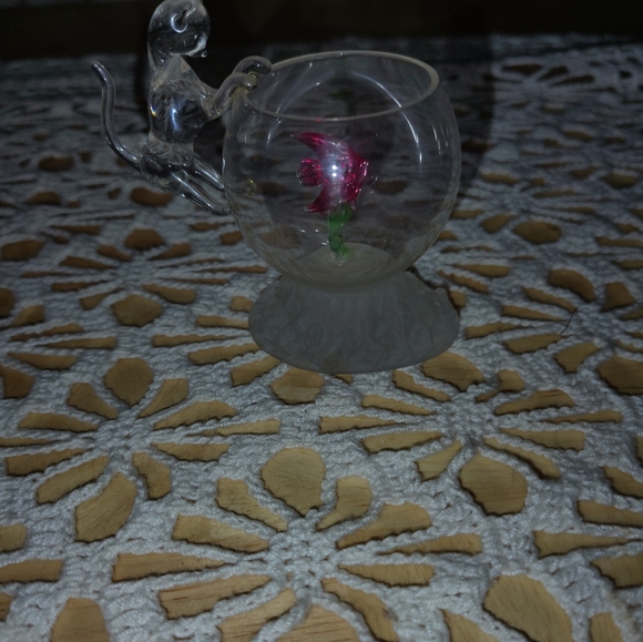 Tiny Vintage Figurine - Picture 2 of 4